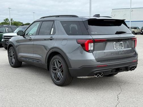 Carbonized Gray Metallic 2026 Ford Explorer ST