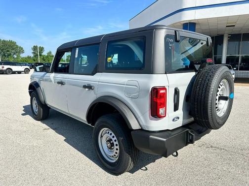 Avalanche Gray 2026 Ford Bronco Base