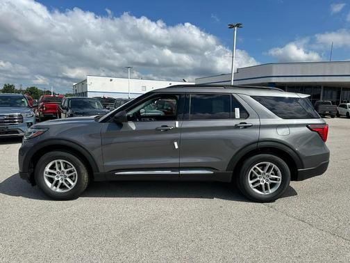 2025 Ford Explorer Active RWD