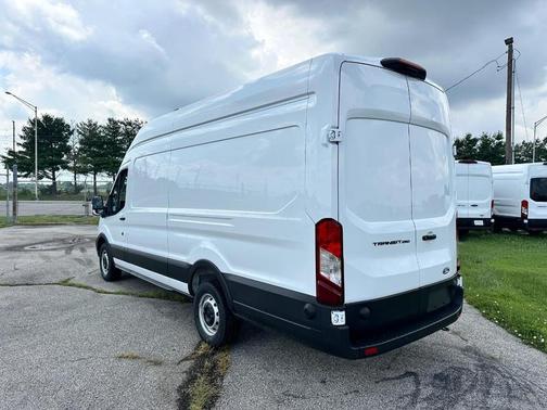 Oxford White 2026 Ford Transit-250 Base