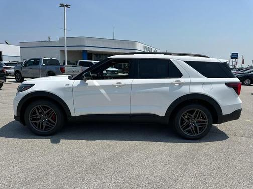 2025 Ford Explorer ST-Line RWD