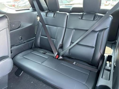 2025 Ford Explorer ST-Line RWD