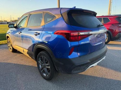 Neptune Blue 2022 Kia Seltos LX