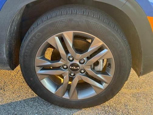 Neptune Blue 2022 Kia Seltos LX