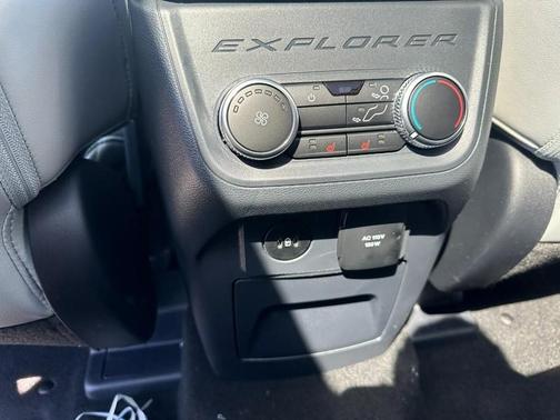 2025 Ford Explorer Platinum 4WD