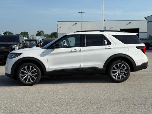 2025 Ford Explorer ST-Line 4WD