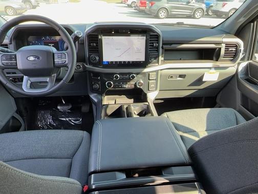 Agate Black Metallic 2026 Ford F-150 XLT