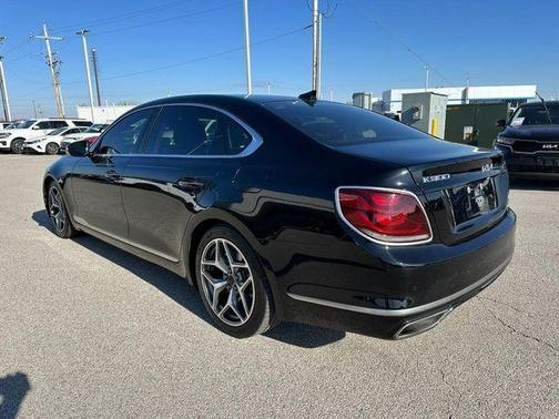 2019 Kia K900 Luxury