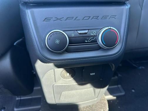 2025 Ford Explorer Active 4WD