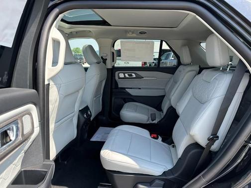 2025 Ford Explorer Platinum 4WD