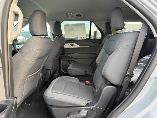 Space White Metallic 2026 Ford Explorer Active