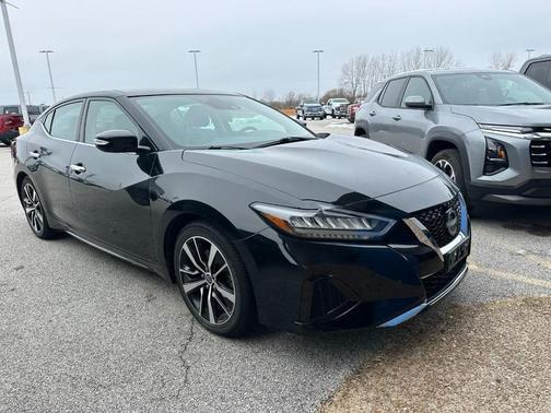 2023 Nissan Maxima SV