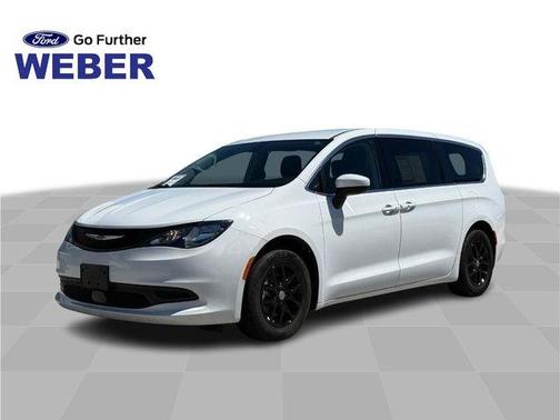 Bright White Clearcoat 2022 Chrysler Voyager LX