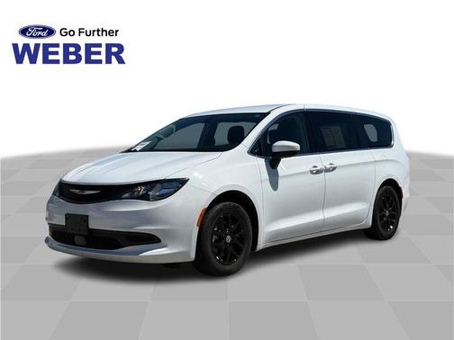 Bright White Clearcoat 2022 Chrysler Voyager LX