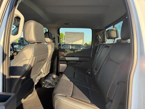 Oxford White 2026 Ford F-350 Lariat Super Duty