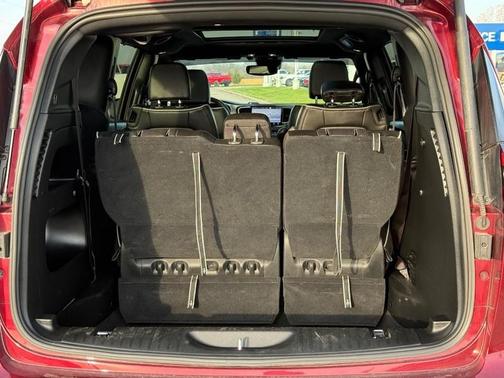 Velvet Red Pearlcoat 2023 Chrysler Pacifica Limited