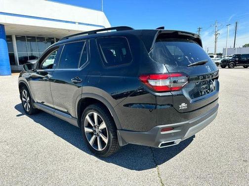 Crystal Black Pearl 2023 Honda Pilot Elite