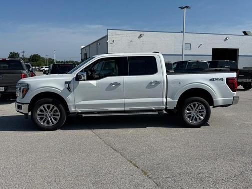 White Tri-Coat 2026 Ford F-150 Lariat