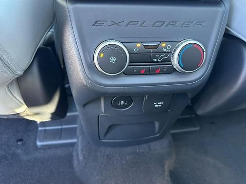 2025 Ford Explorer Platinum 4WD