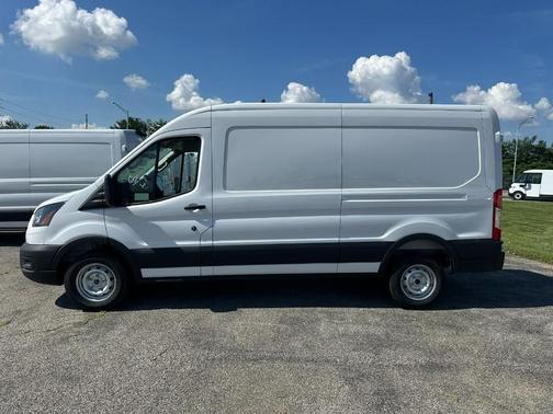2025 Ford Transit-250 148 WB Medium Roof Cargo