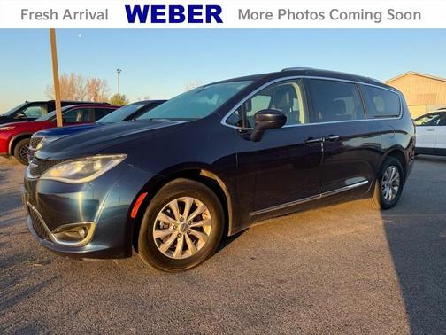 Jazz Blue Pearlcoat 2019 Chrysler Pacifica Touring-L