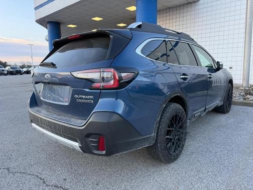 2022 Subaru Outback Touring XT