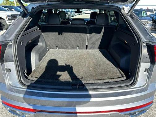 2022 Volkswagen Atlas Cross Sport 3.6L V6 SEL Premium R-Line