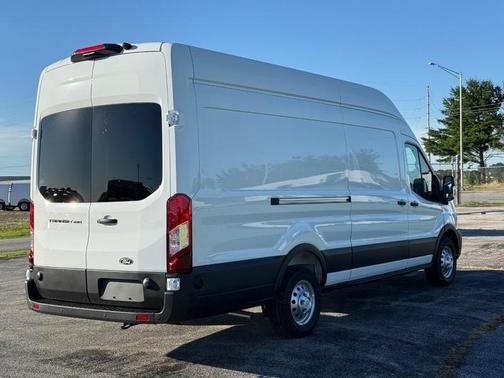 Oxford White 2026 Ford Transit-250 Base