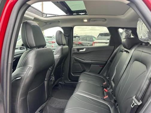 2026 Ford Escape Platinum AWD