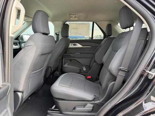 Agate Black Metallic 2026 Ford Explorer Active