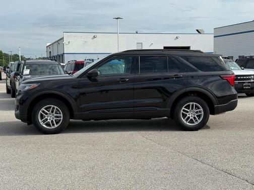 Agate Black Metallic 2026 Ford Explorer Active