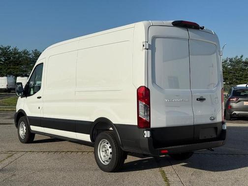 2025 Ford Transit-250 148 WB Medium Roof Cargo