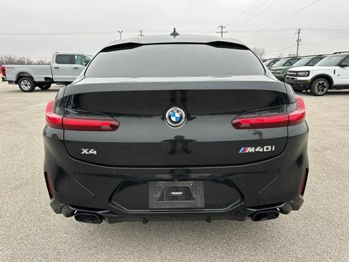 2022 BMW X4 M40i