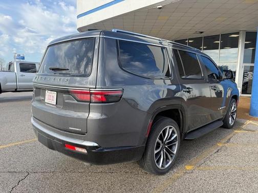 2022 Jeep Wagoneer Series II