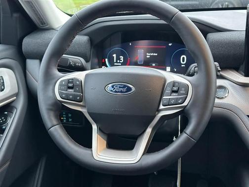 2025 Ford Explorer Active 4WD