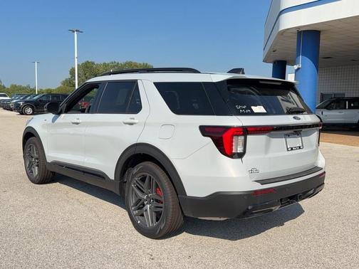 Space White Metallic 2026 Ford Explorer ST-Line
