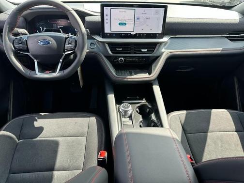 2025 Ford Explorer ST 4WD