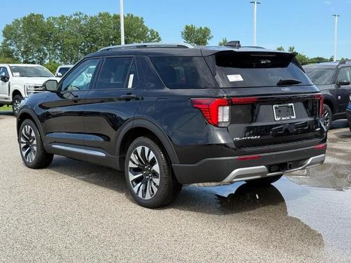 Agate Black Metallic 2026 Ford Explorer Platinum