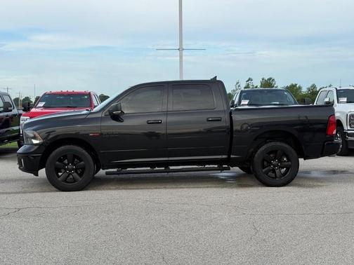 Brilliant Black Crystal Pearlcoat 2018 RAM 1500 Big Horn