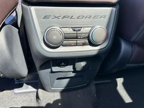 Space White Metallic 2026 Ford Explorer Platinum