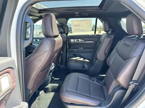 Space White Metallic 2026 Ford Explorer Platinum