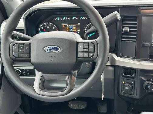 2025 Ford F-250 XL
