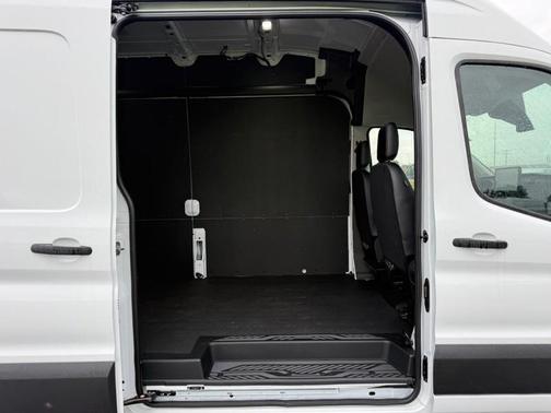 Oxford White 2026 Ford Transit-350 Base