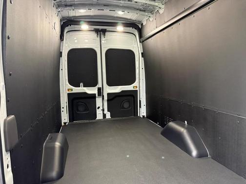 Oxford White 2026 Ford Transit-350 Base