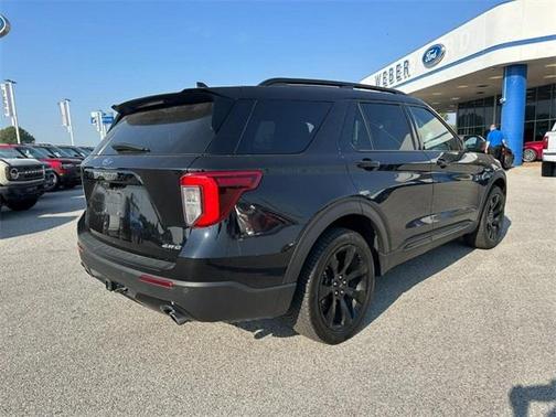 2022 Ford Explorer ST-Line