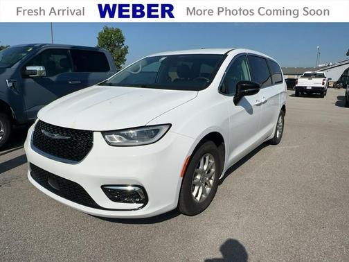 Bright White Clearcoat 2024 Chrysler Pacifica Touring-L