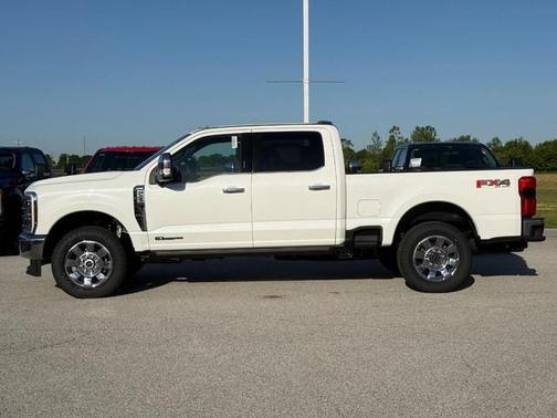 White Tri-Coat 2026 Ford F-250 Lariat