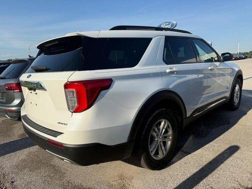 Star White 2022 Ford Explorer XLT