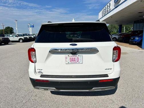 Star White 2022 Ford Explorer XLT
