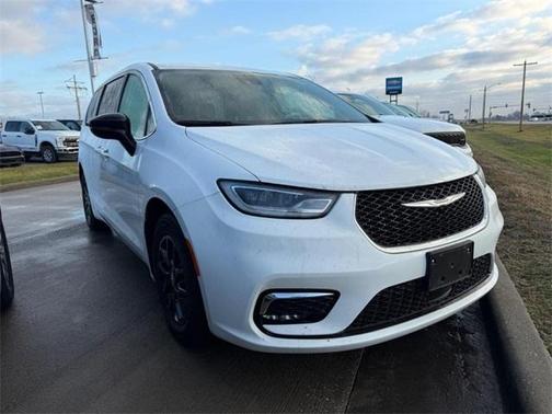 2024 Chrysler Pacifica Touring-L